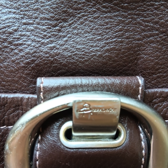 B Makowsky Brown Leather Crossbody  Retail  $280⚘️ - Picture 13 of 14